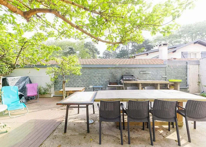 Le Doolie\'s Biarritz - El Nido Garden WIFI TV BBQ